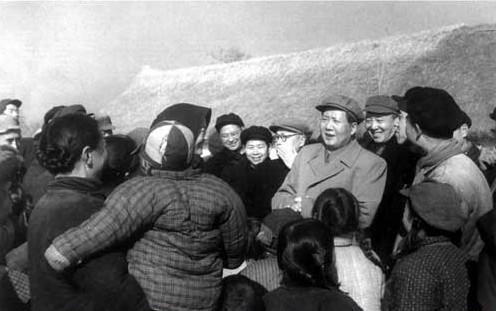人民群众和毛主席在一起的经典瞬间